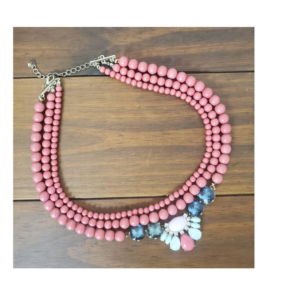 bay to baubles Jewelry - Bay to Baubles NWOT Giselda three strand beaded necklace pink
